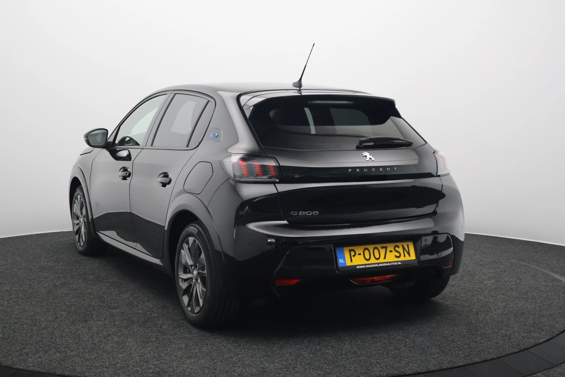 Hoofdafbeelding Peugeot e-208