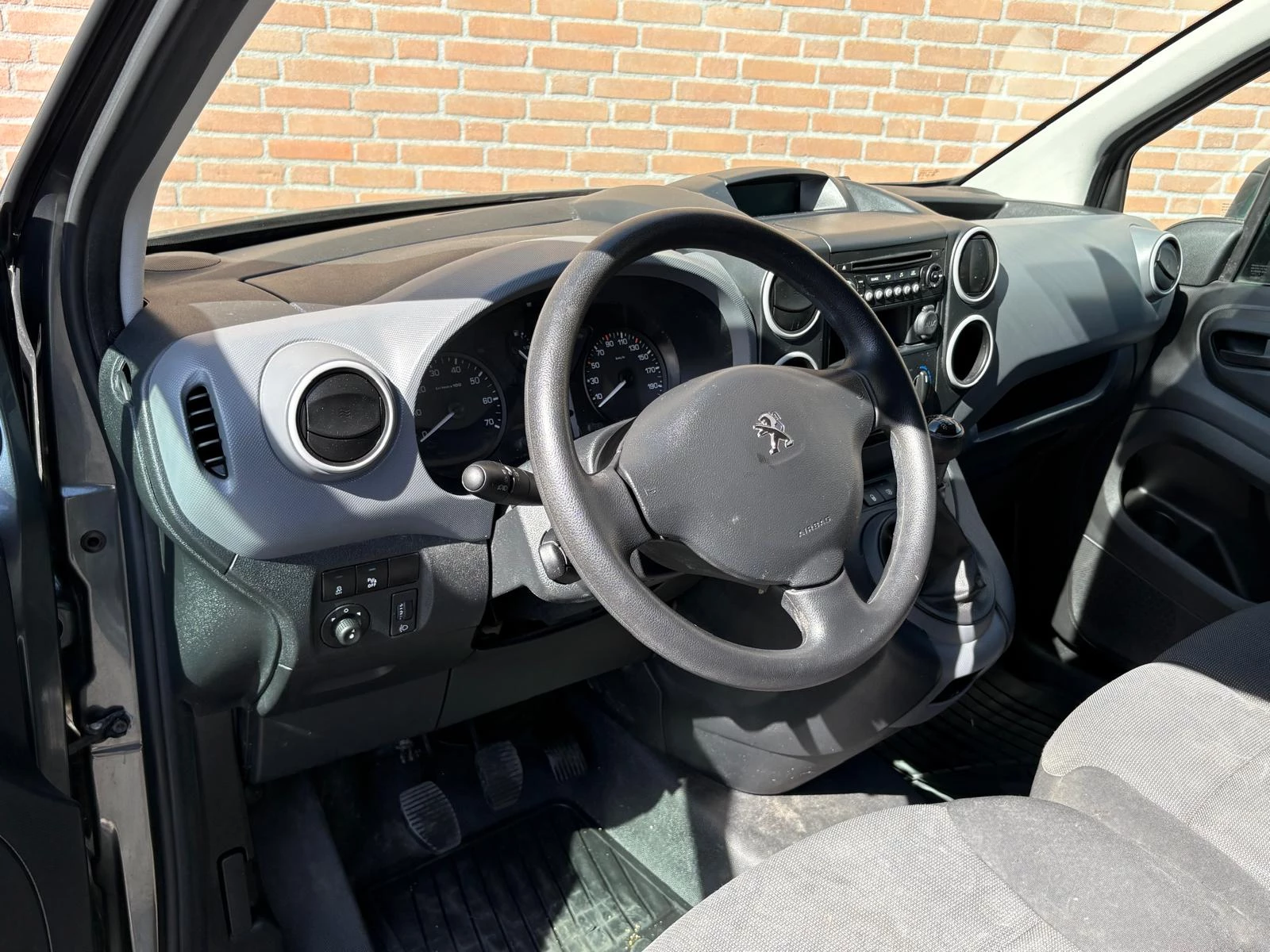 Hoofdafbeelding Peugeot Partner