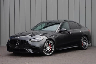 Hoofdafbeelding Mercedes-Benz C-Klasse Mercedes-Benz C-Klasse AMG 63 S E Performance | 680PK | Achterasbesturing | Head-up | Burmester | Keyless-go | Sfeerverlichting | Digital-light | Acc | 2025.
