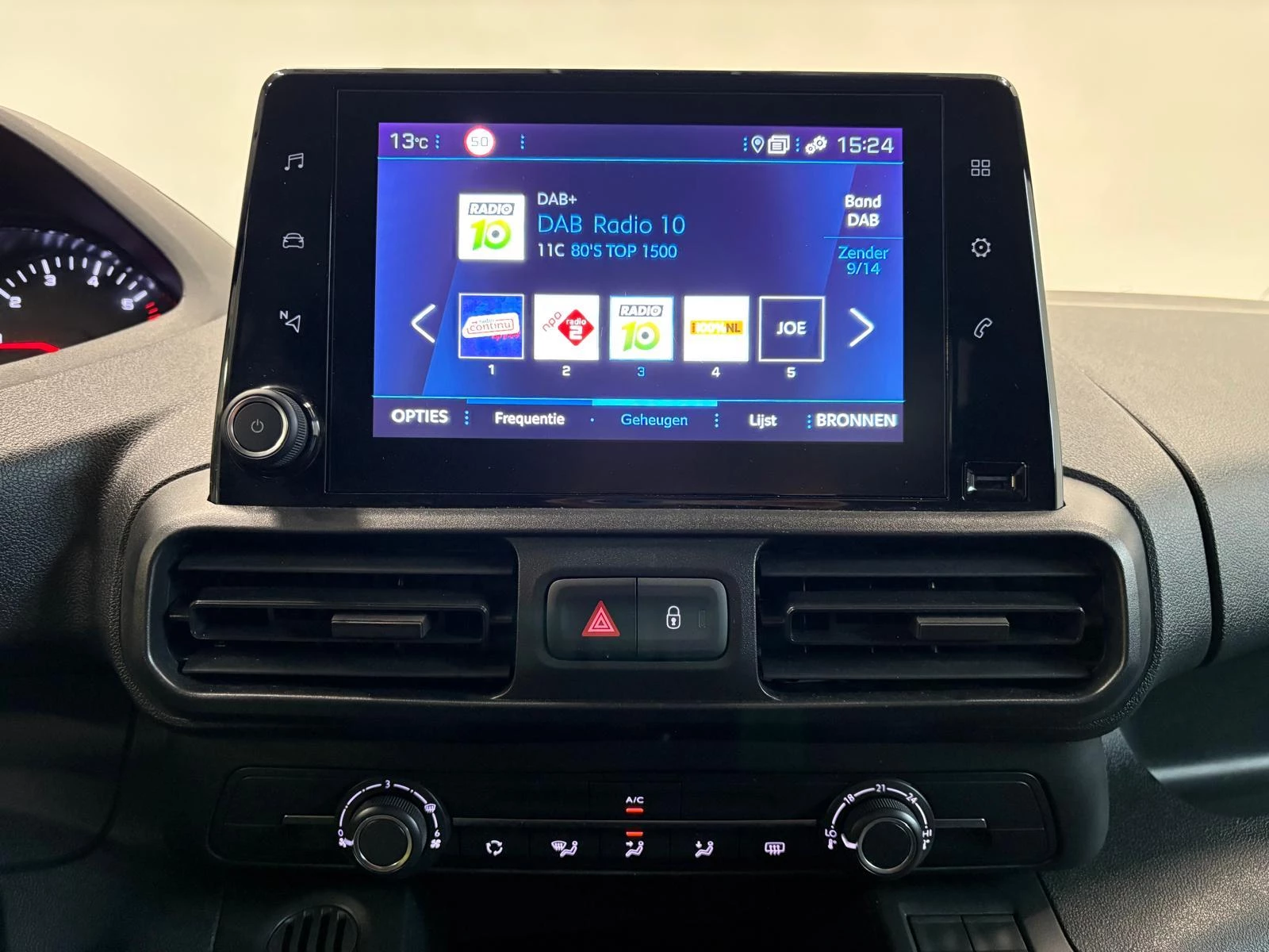 Hoofdafbeelding Peugeot Partner