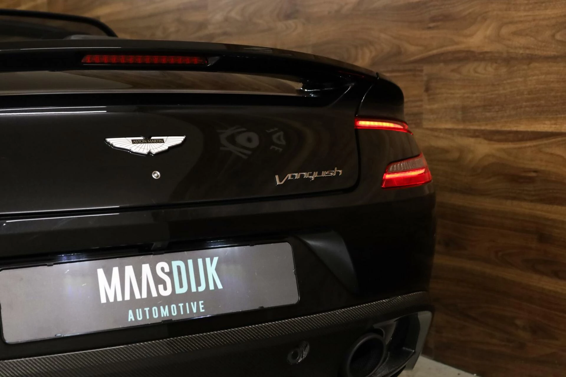 Hoofdafbeelding Aston Martin V12 Vanquish