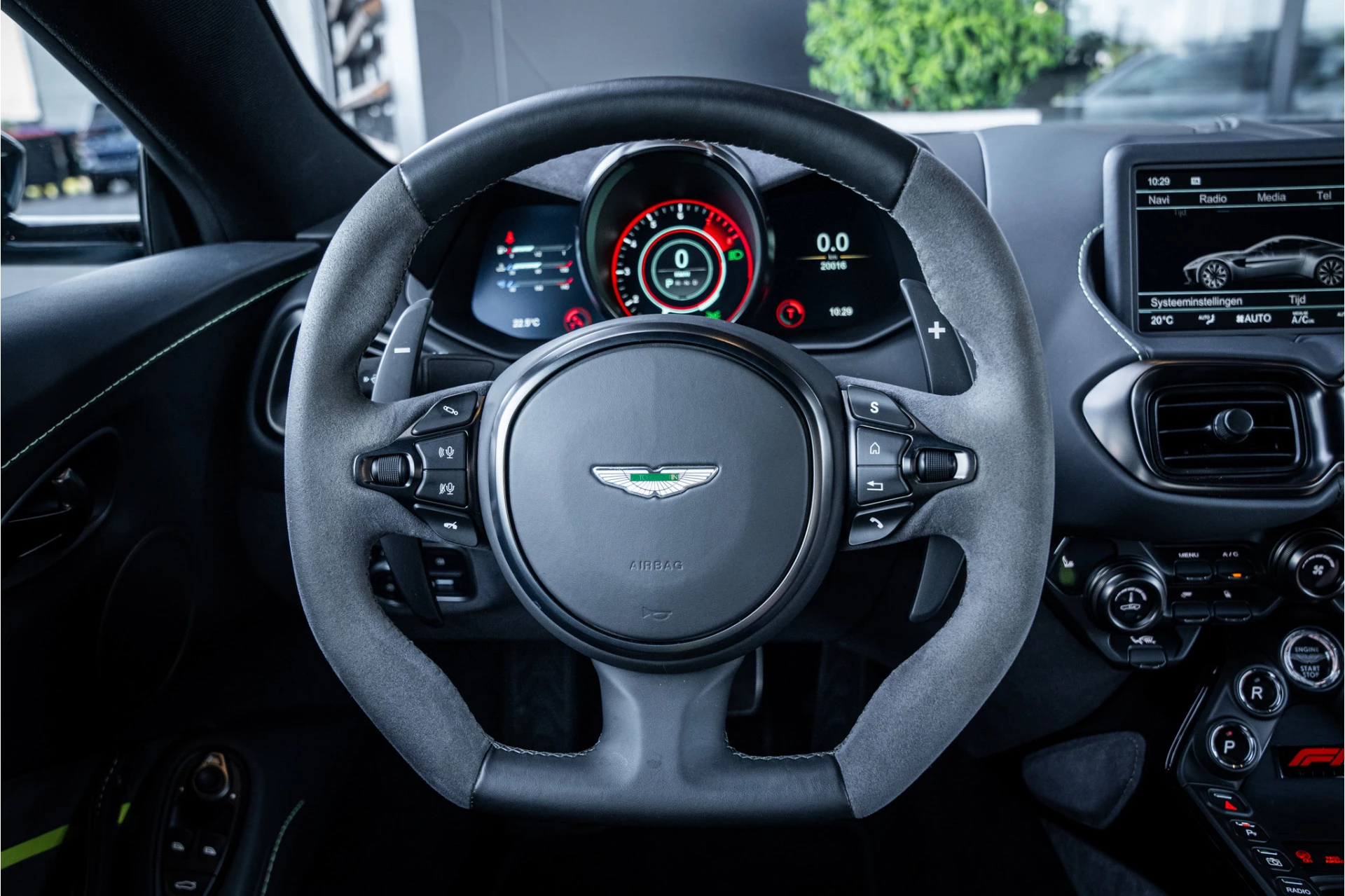 Hoofdafbeelding Aston Martin V8 Vantage