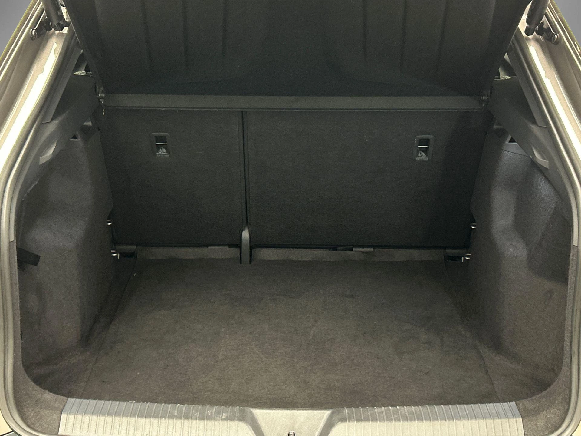 Hoofdafbeelding CUPRA Tavascan