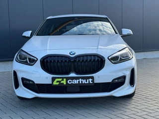 BMW 1 Serie 118I M sport EXECUTIVE Dealer onderhouden.