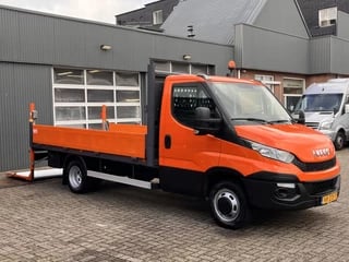 Iveco Daily 35C15 2.3 375 Trekhaak 3500kg Laadklep 500kg Navigatie Open laadbak Pick-up Euro 5 Bpm vrij Bakwagen p-up 146pk 1e eigenaar Dealer onderhouden