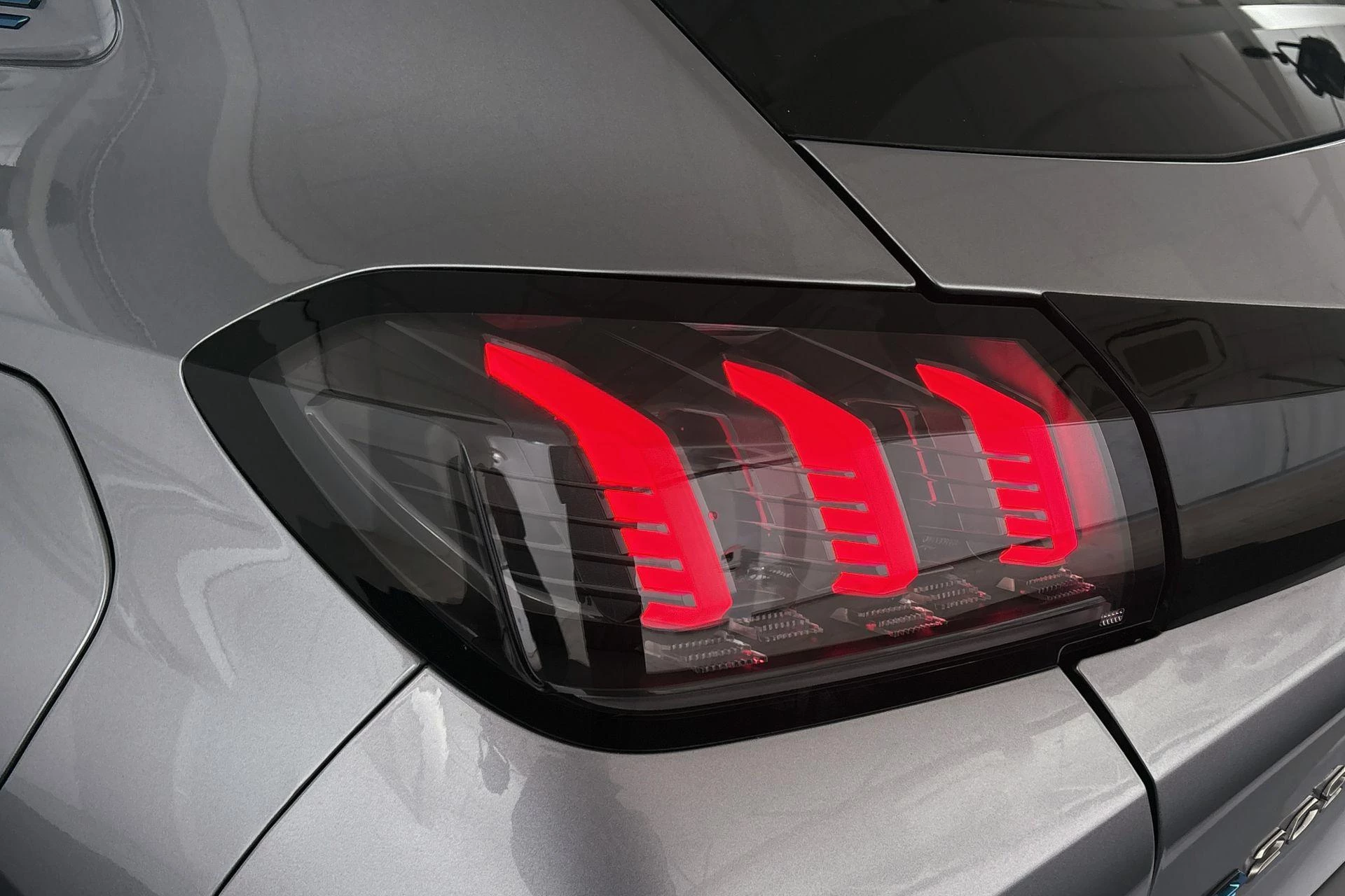 Hoofdafbeelding Peugeot e-208