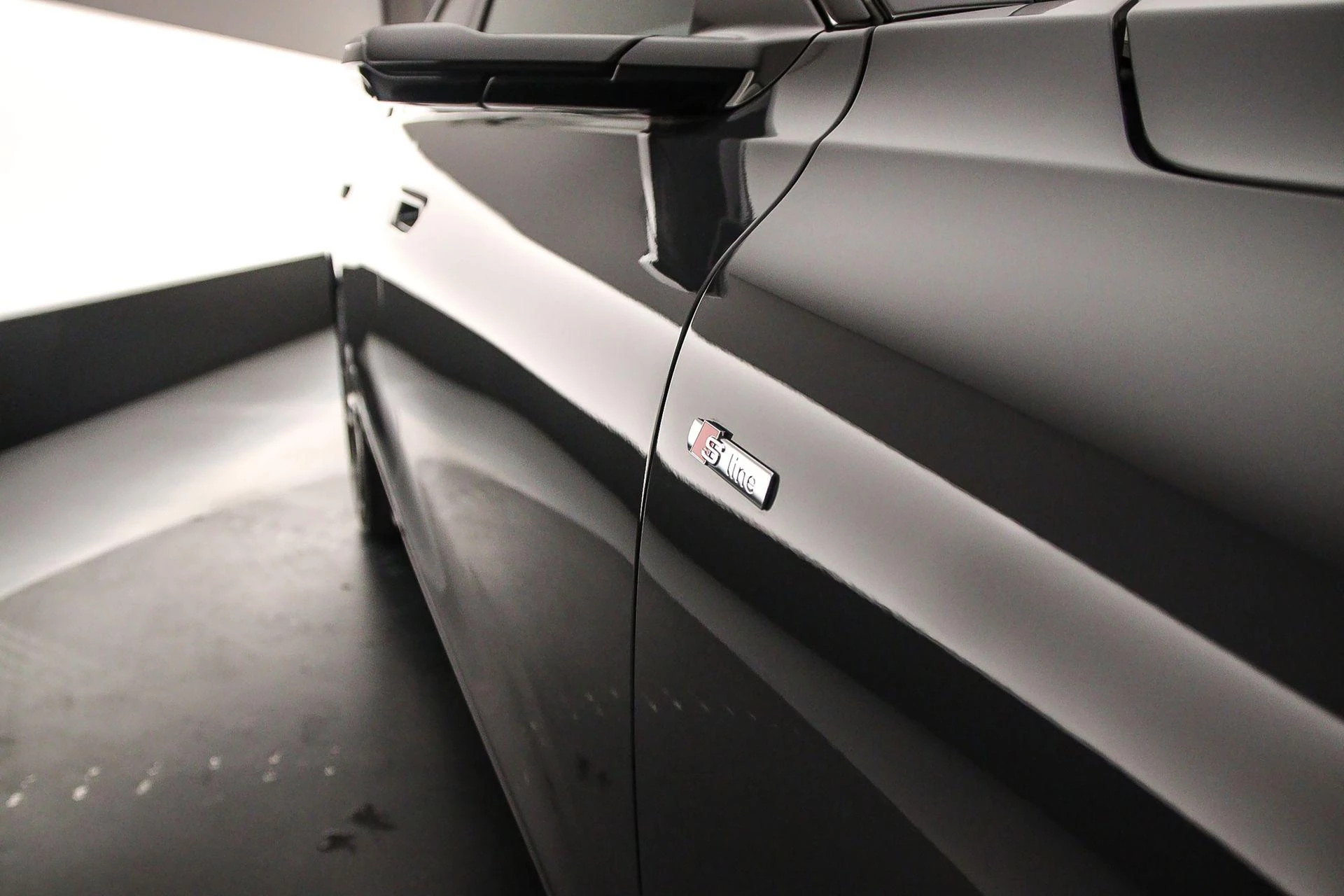 Hoofdafbeelding Audi A6 Avant e-tron