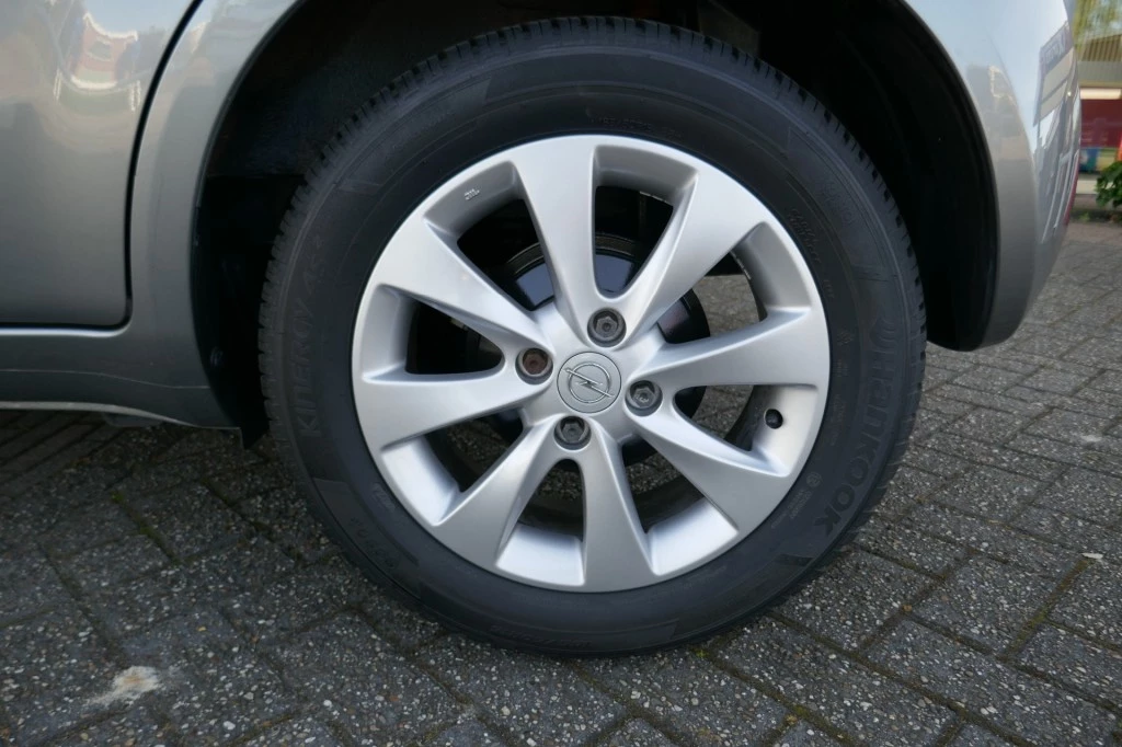 Hoofdafbeelding Opel Agila
