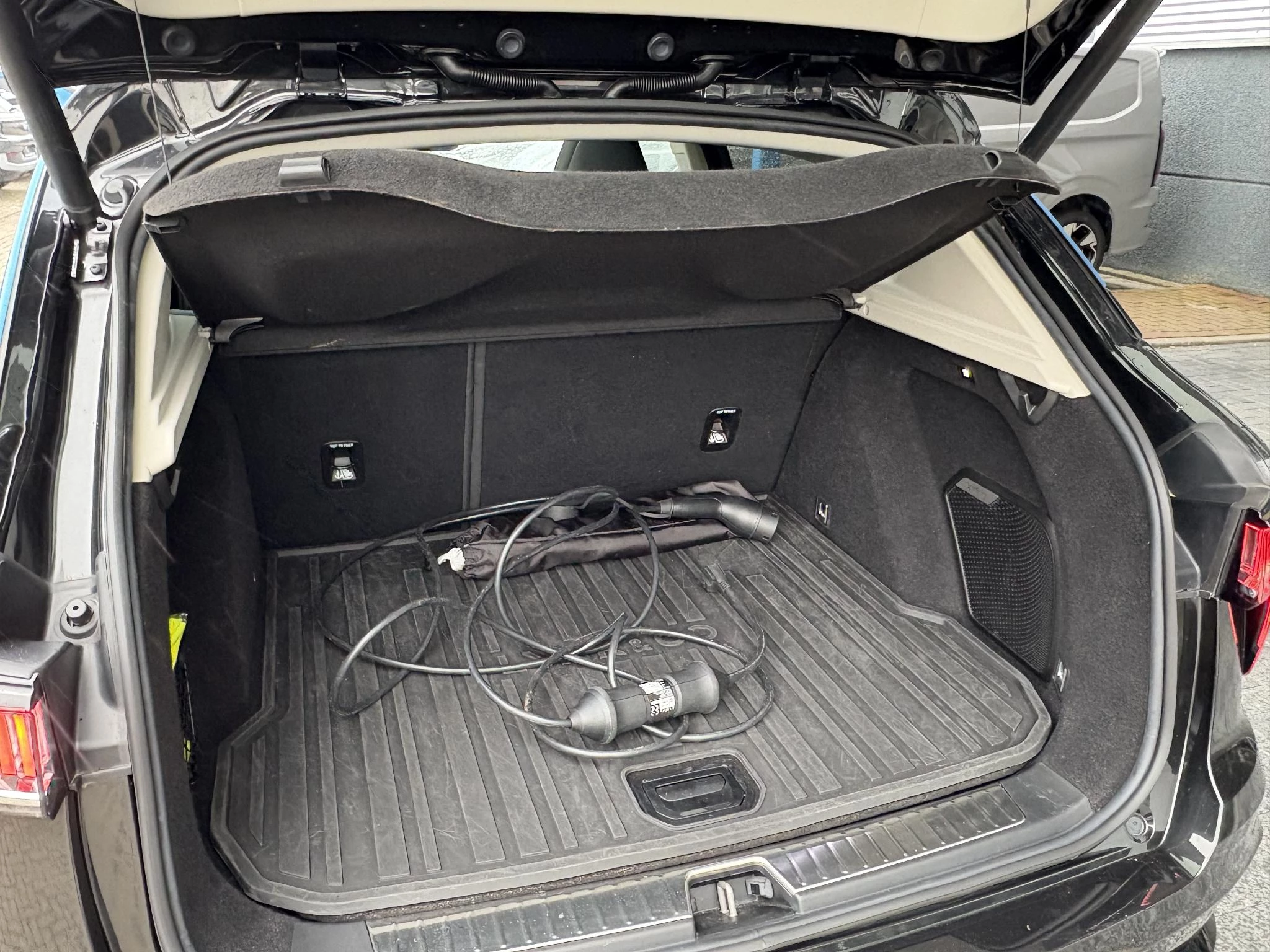 Hoofdafbeelding Lynk & Co 01