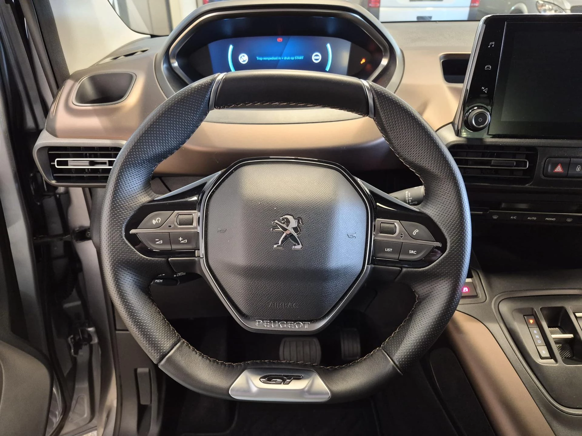 Hoofdafbeelding Peugeot e-Rifter