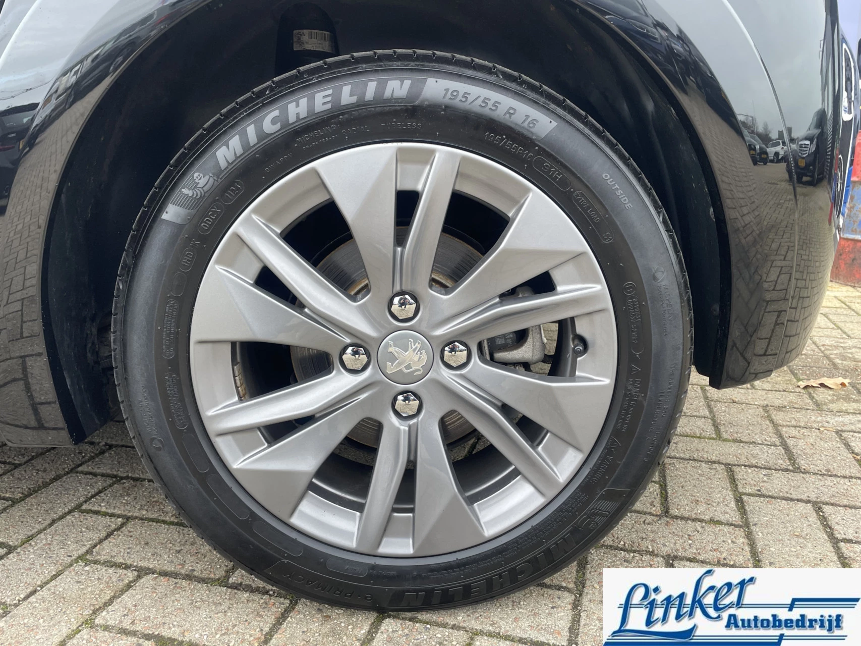 Hoofdafbeelding Peugeot e-208