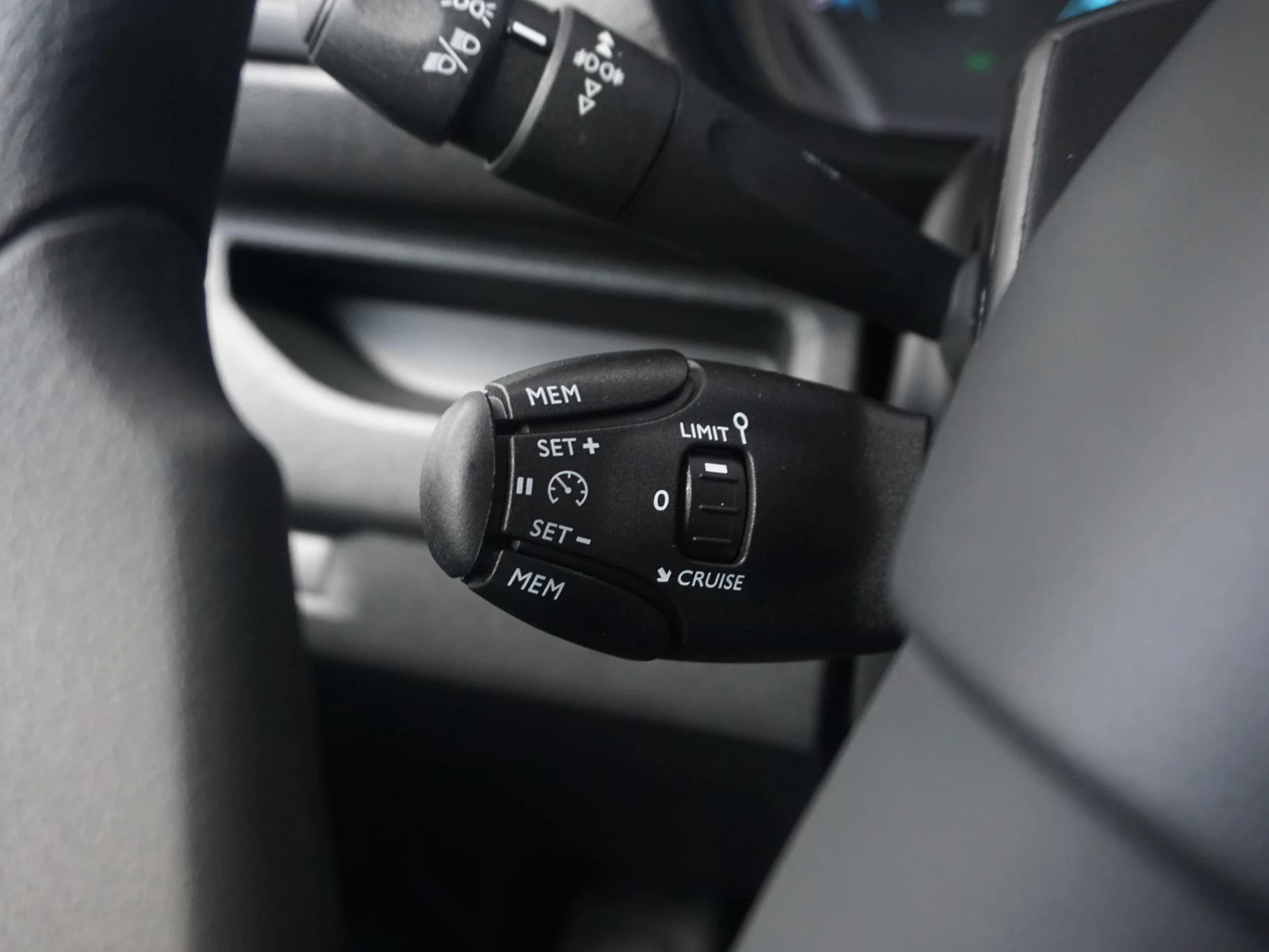 Hoofdafbeelding Peugeot e-Expert