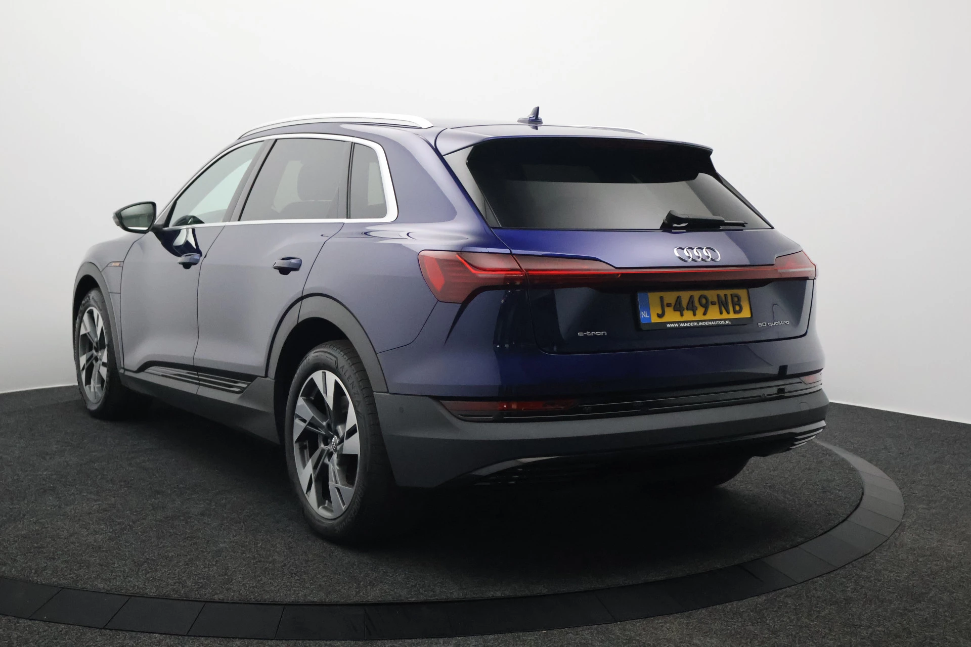 Hoofdafbeelding Audi e-tron