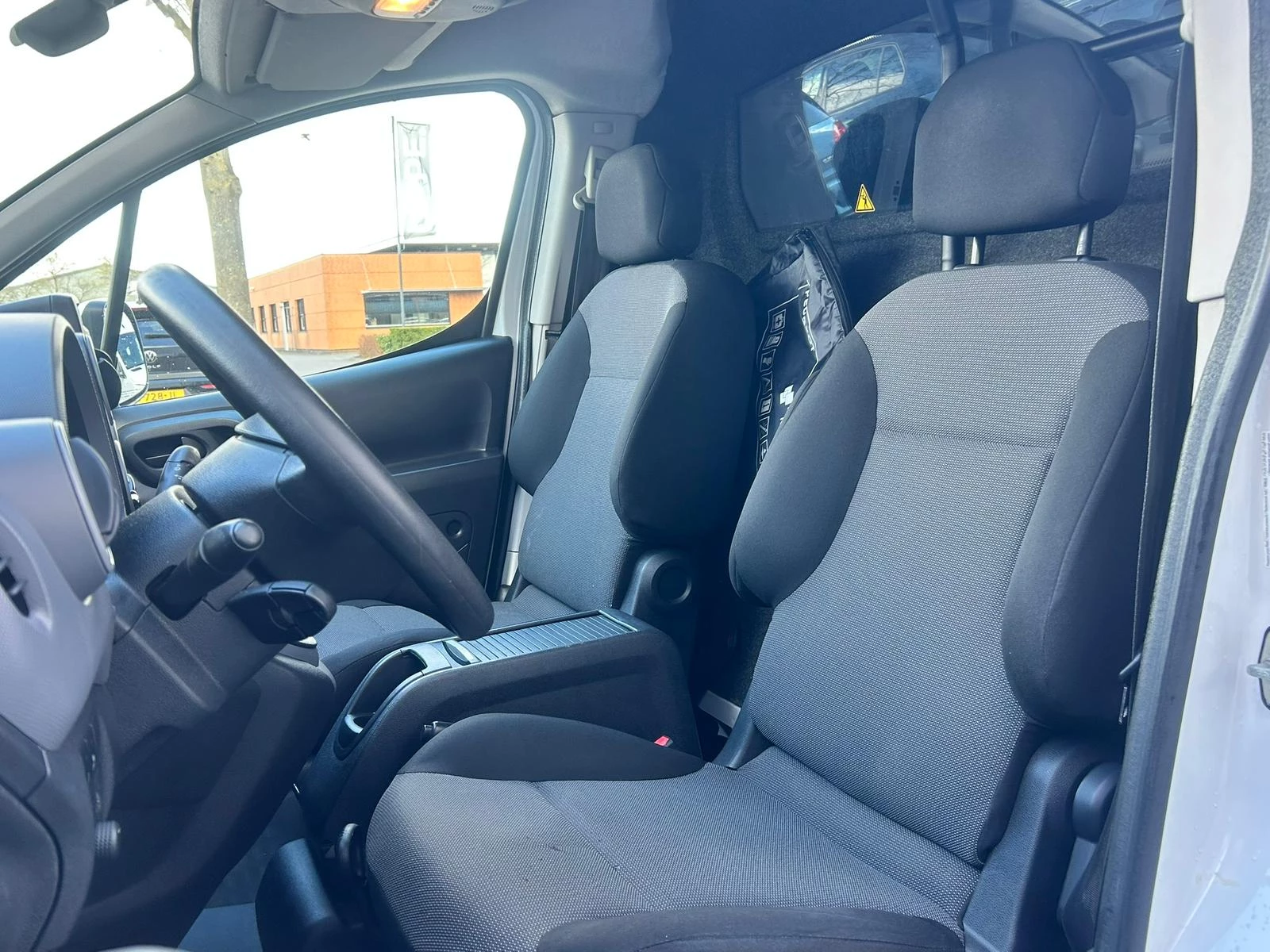 Hoofdafbeelding Peugeot Partner