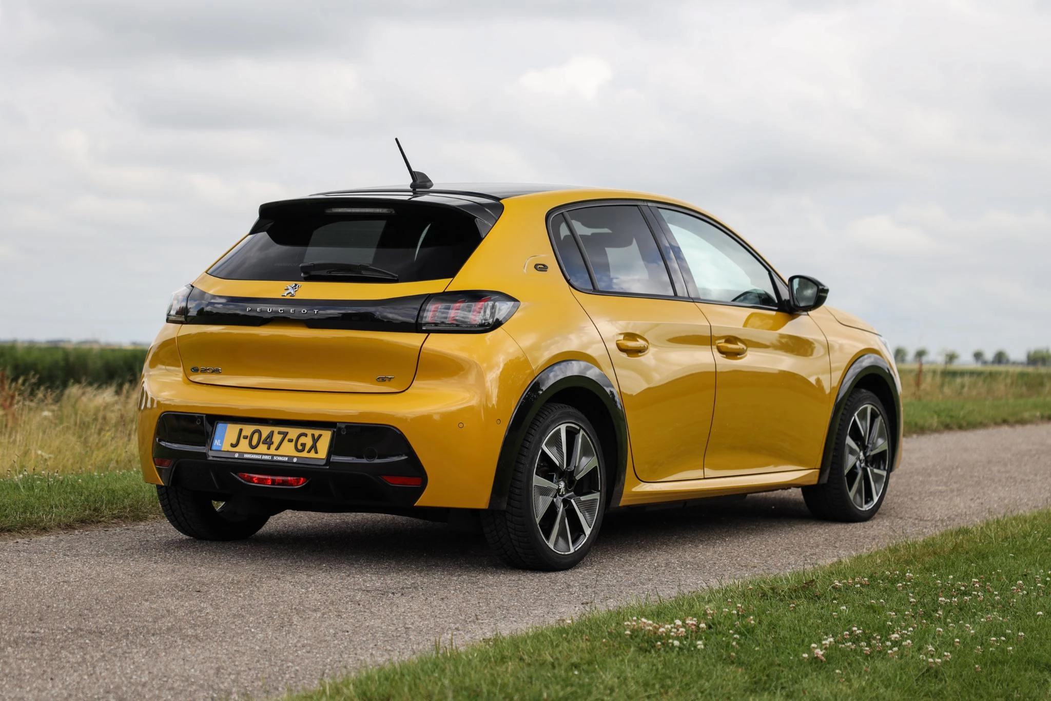 Hoofdafbeelding Peugeot e-208