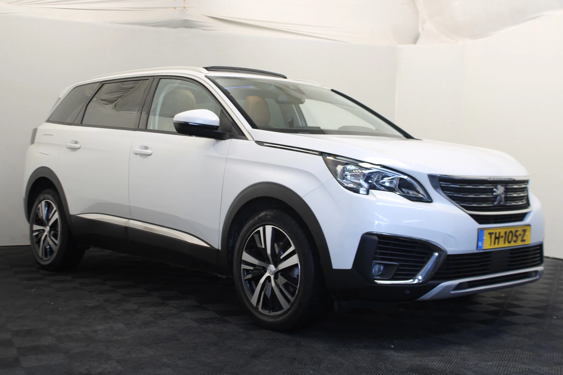 Hoofdafbeelding Peugeot 5008