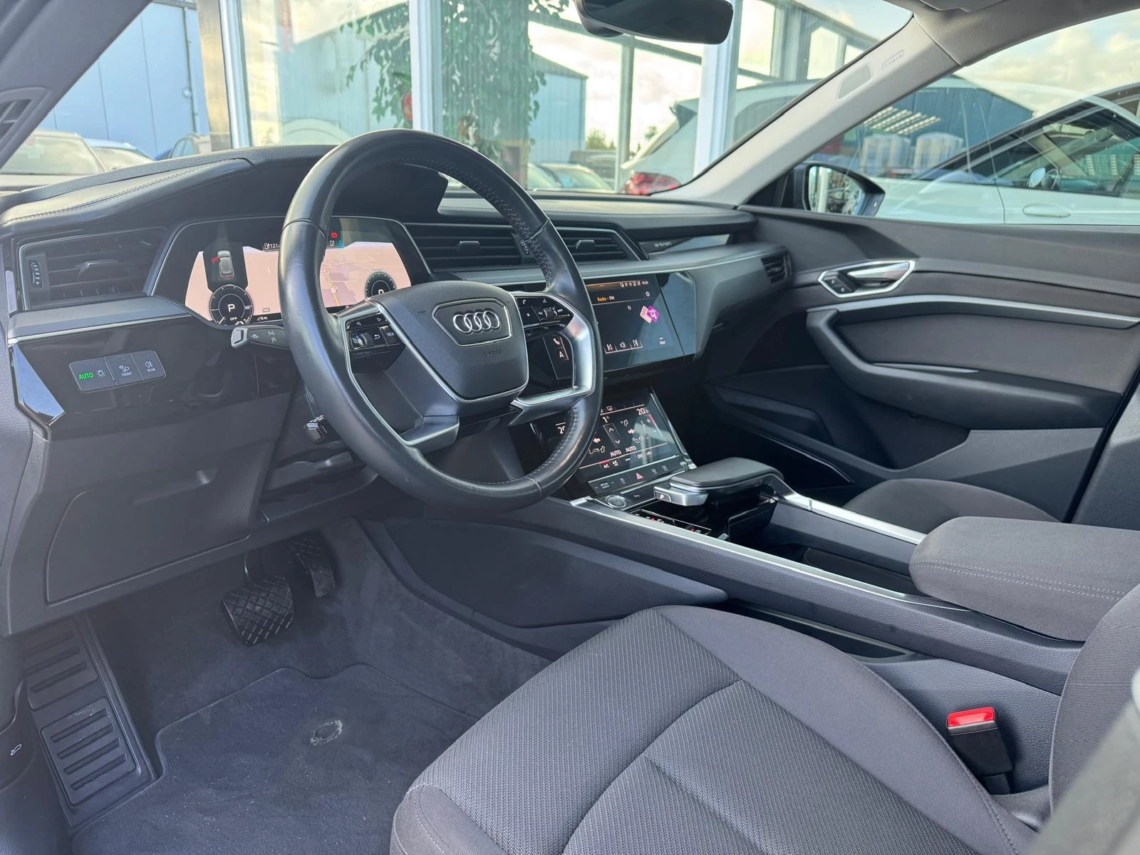 Hoofdafbeelding Audi e-tron