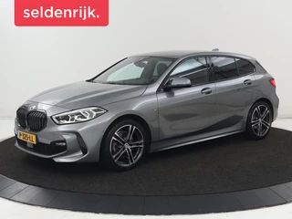 BMW 1-serie 118i M Sport | Carplay | Sportstoelen | Camera | Half leder | Navigatie | Live Cockpit | Park Assist | Full LED | Climate control | Sfeerverlichting | Cruise control | Bluetooth
