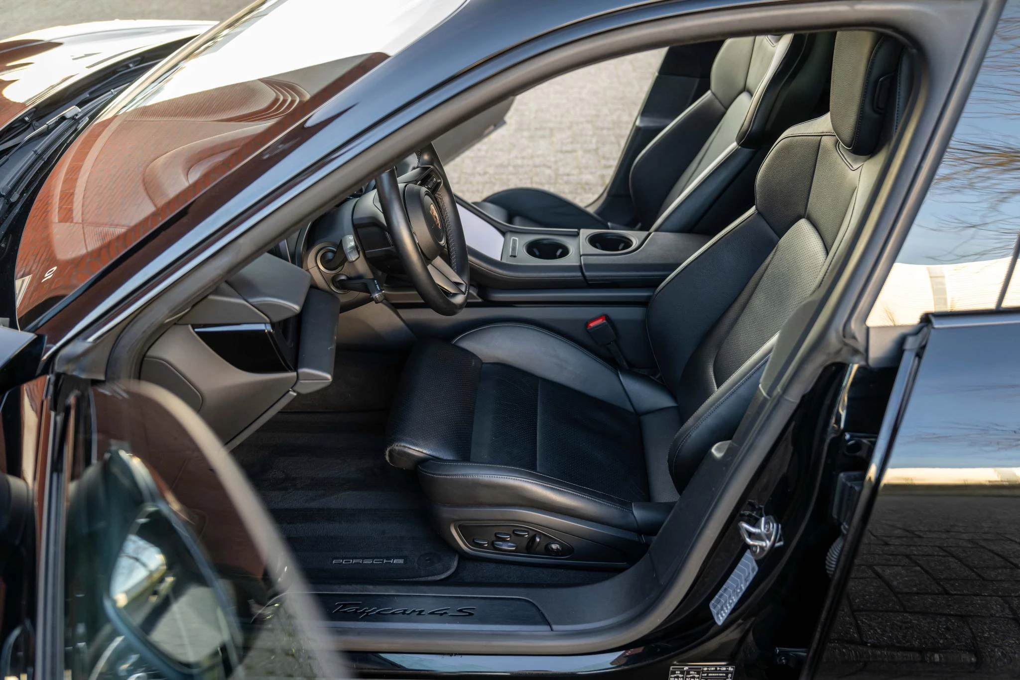 Hoofdafbeelding Porsche Taycan