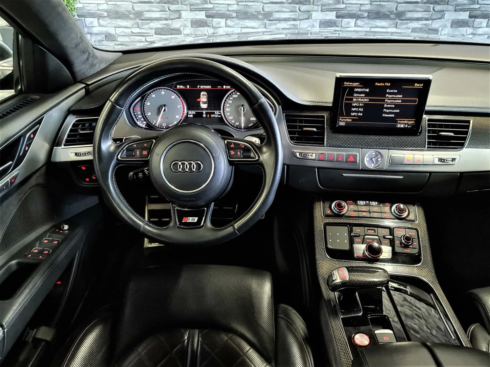 Hoofdafbeelding Audi S8