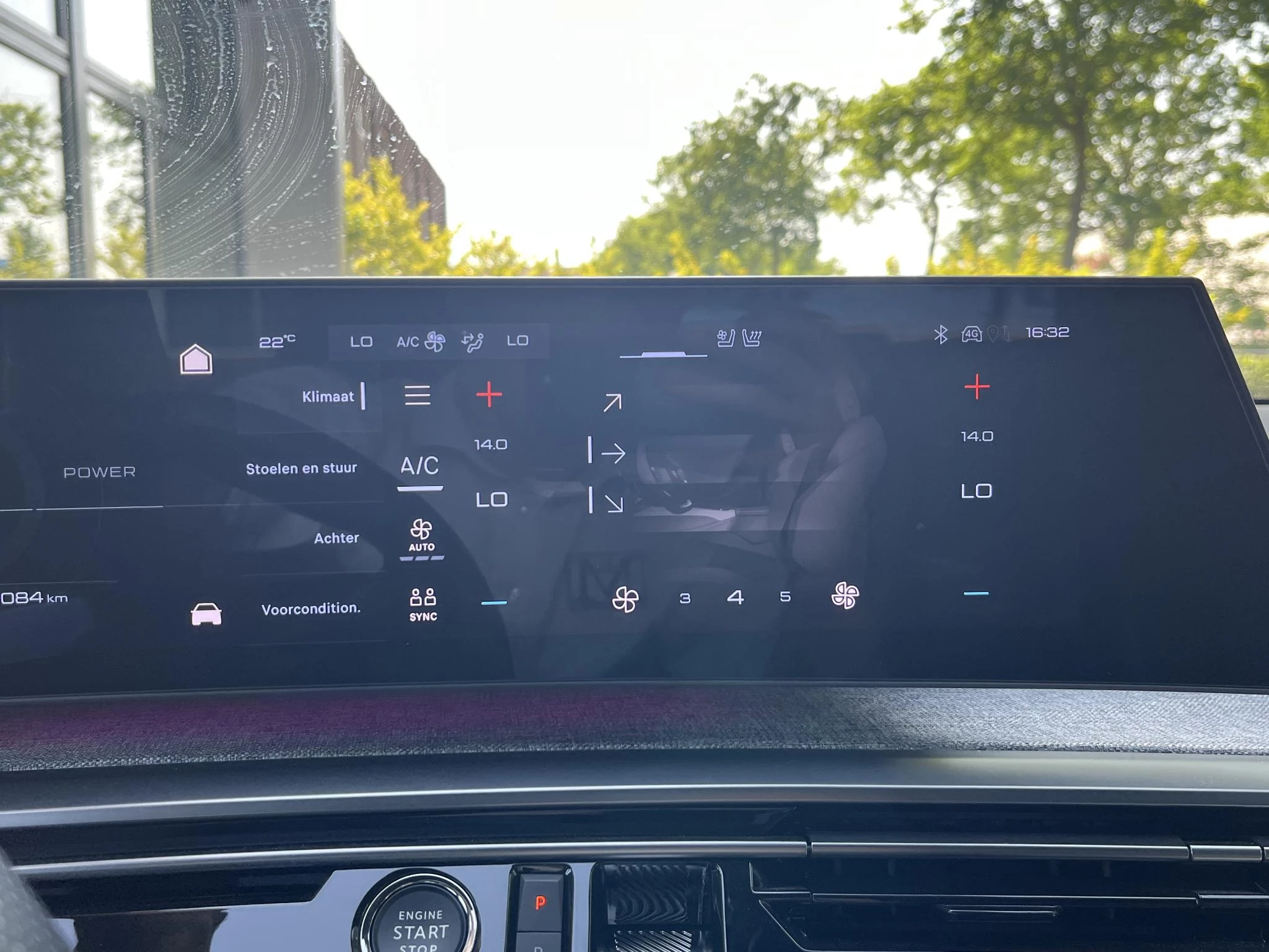 Hoofdafbeelding Peugeot e-5008