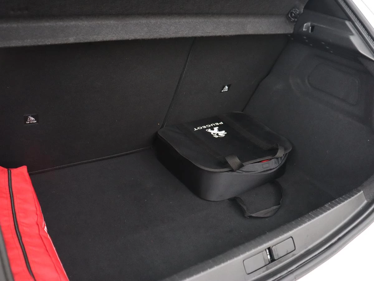 Hoofdafbeelding Peugeot e-208