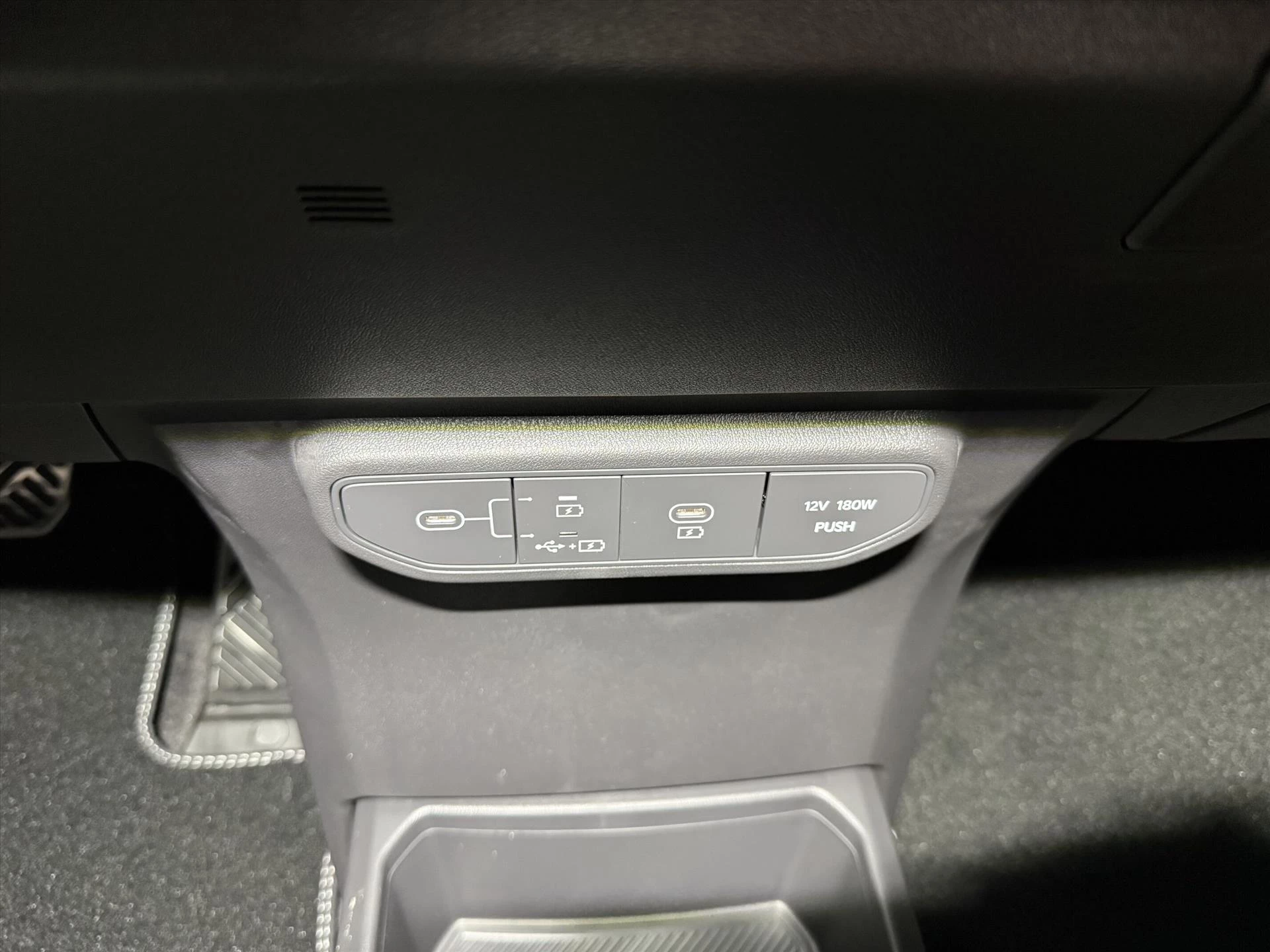 Hoofdafbeelding Kia EV5