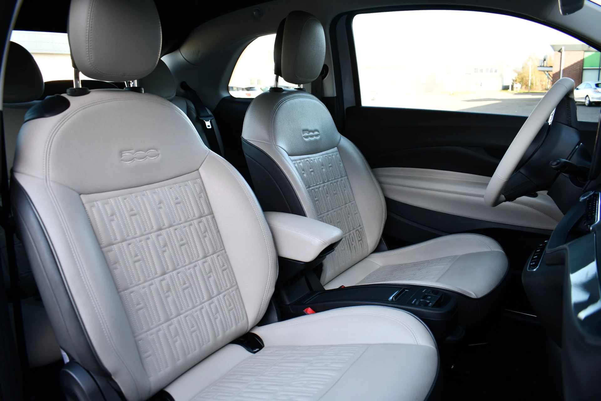 Hoofdafbeelding Fiat 500C