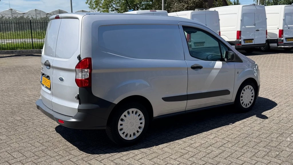 Hoofdafbeelding Ford Transit Courier