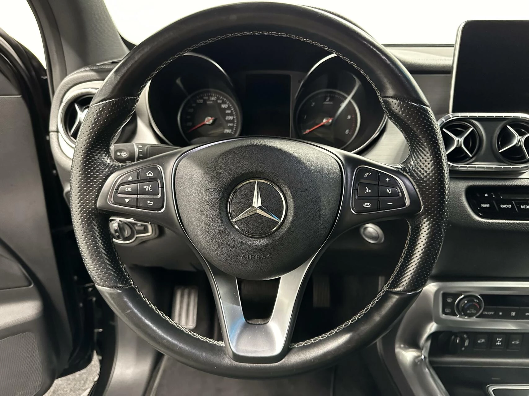 Hoofdafbeelding Mercedes-Benz X-Klasse