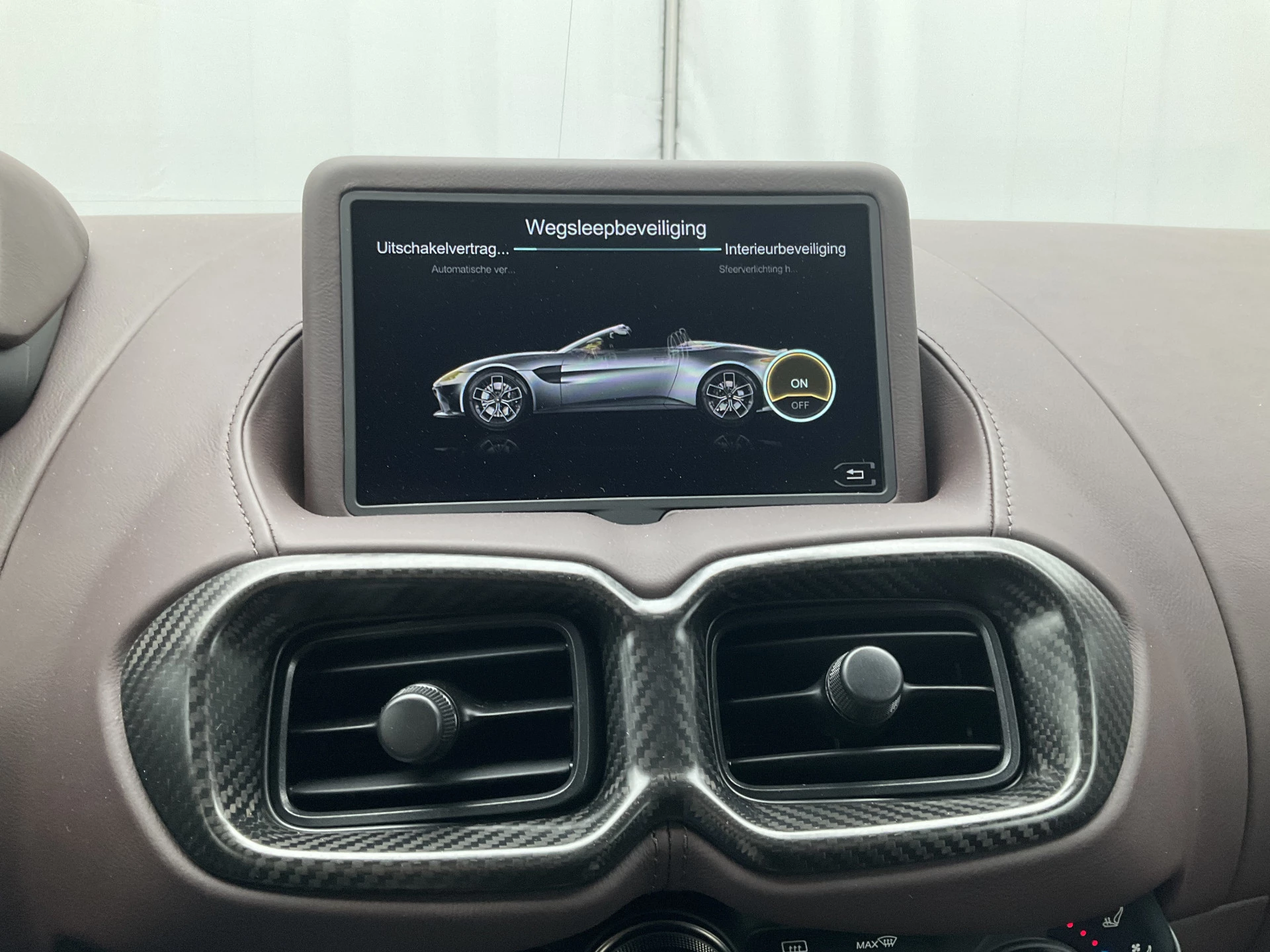 Hoofdafbeelding Aston Martin V8 Vantage