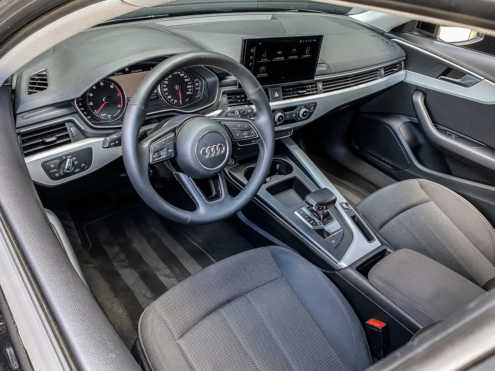 Hoofdafbeelding Audi A4