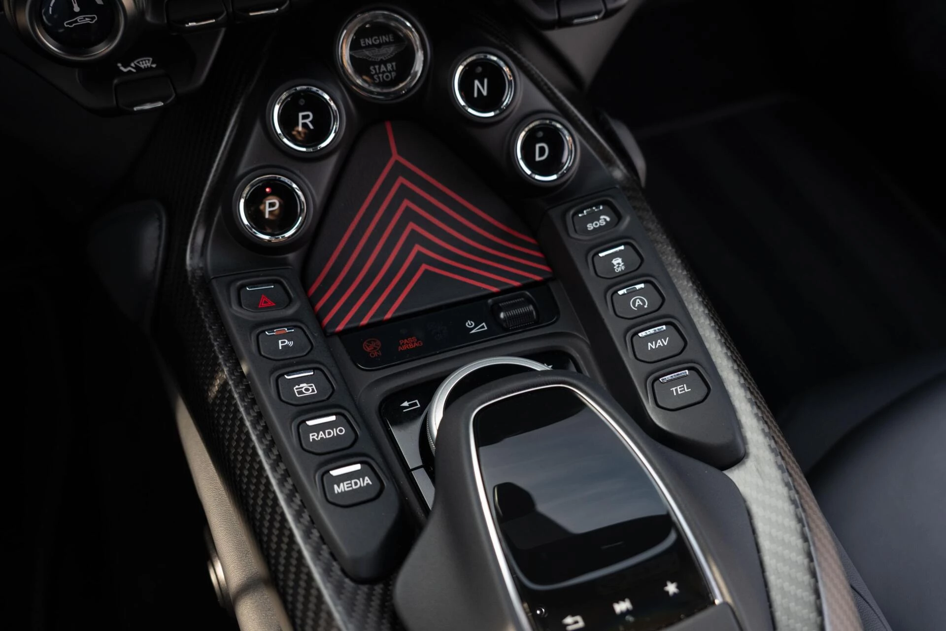 Hoofdafbeelding Aston Martin V8 Vantage