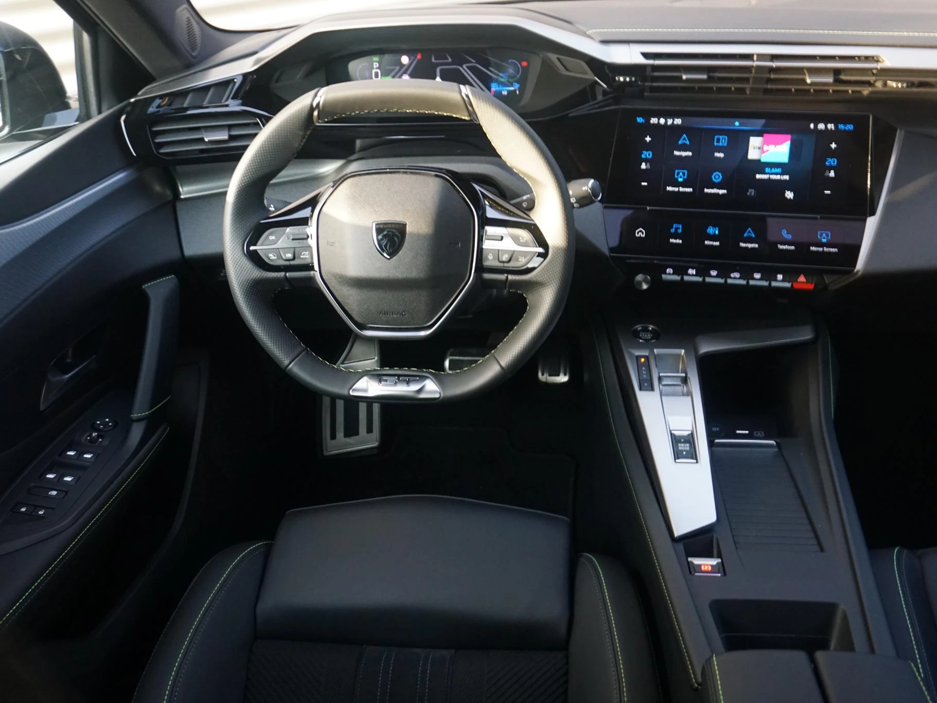 Hoofdafbeelding Peugeot e-308