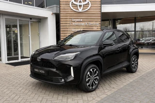 Toyota Yaris Cross HYBRID 115 FIRST EDITION APPLE/ANDROID STOEL/STUURVERWARMING NAVI AD-CRUISE PRIVACY-GLASS 17"LM-VELGEN
