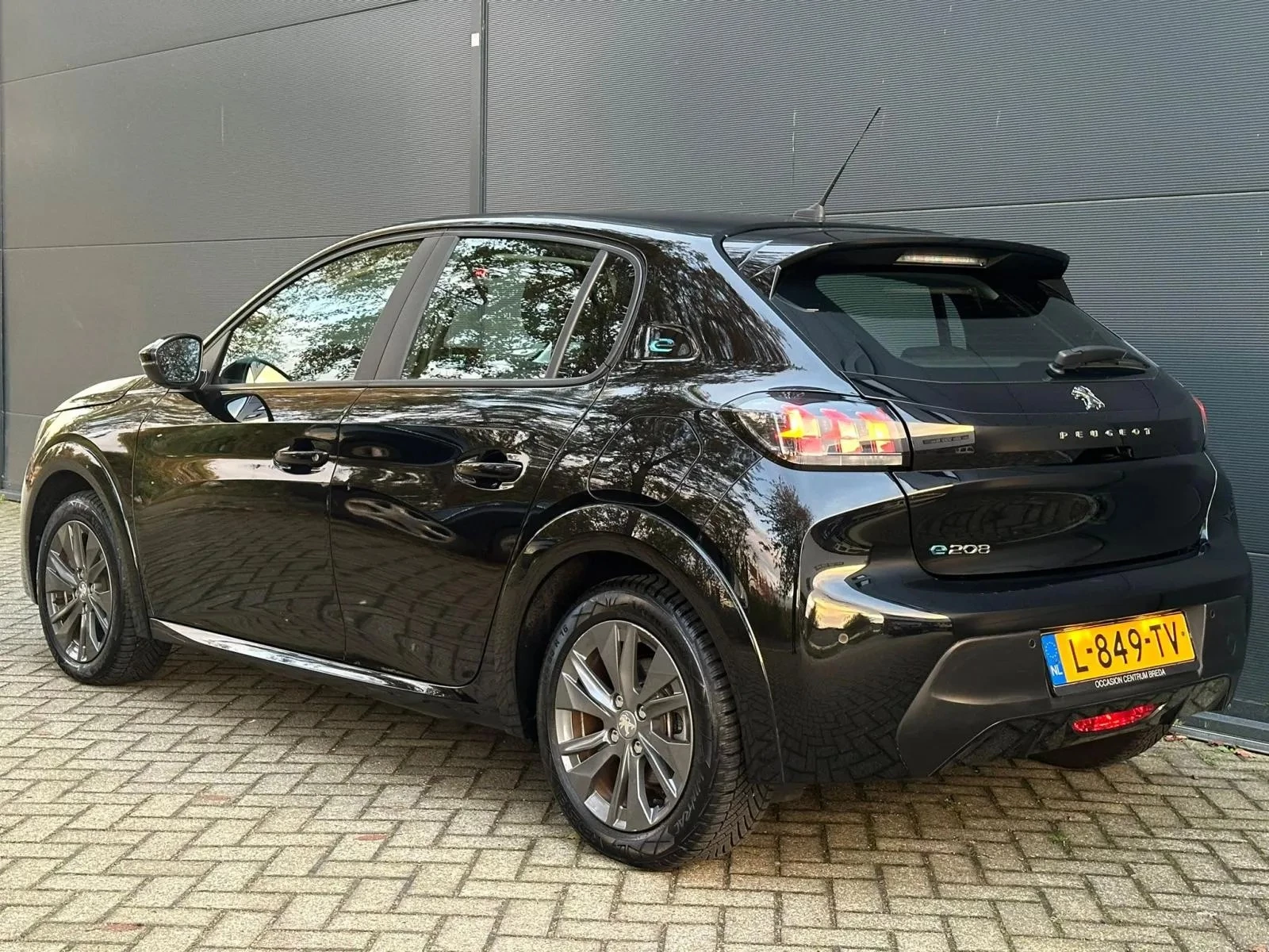 Hoofdafbeelding Peugeot e-208