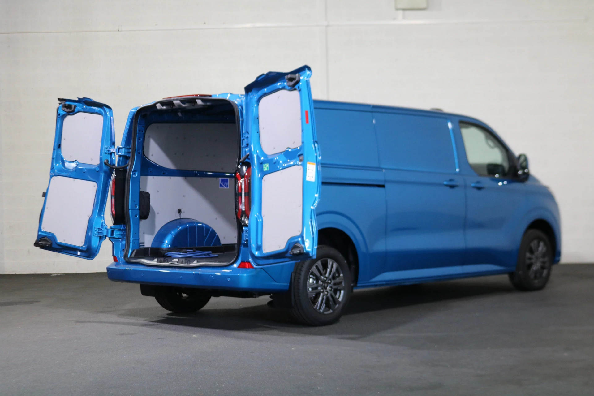 Hoofdafbeelding Ford E-Transit Custom