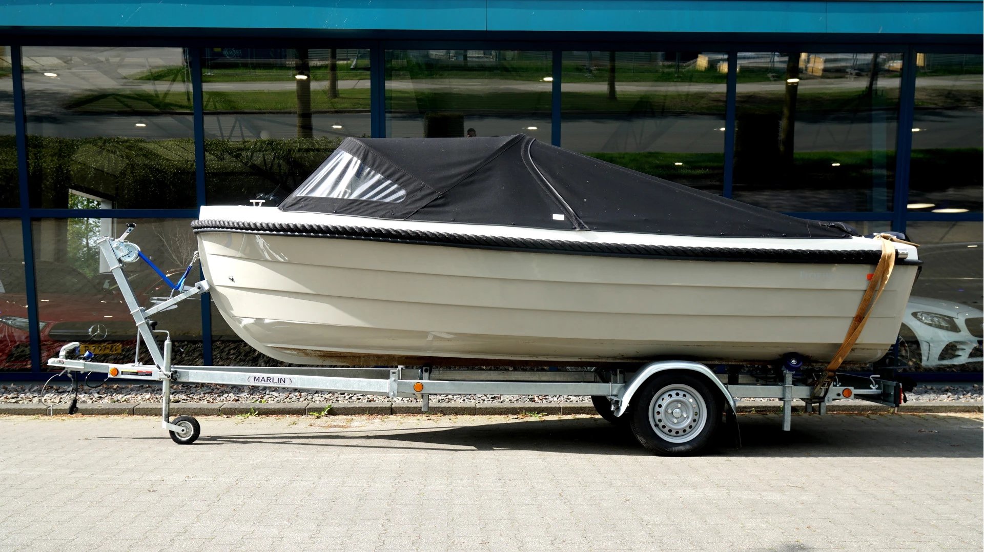 Hoofdafbeelding Florijn Sloep 20pk Mercury (geen vaarbewijs nodig) inclusief Marlin Trailer, 6-8 persoons!