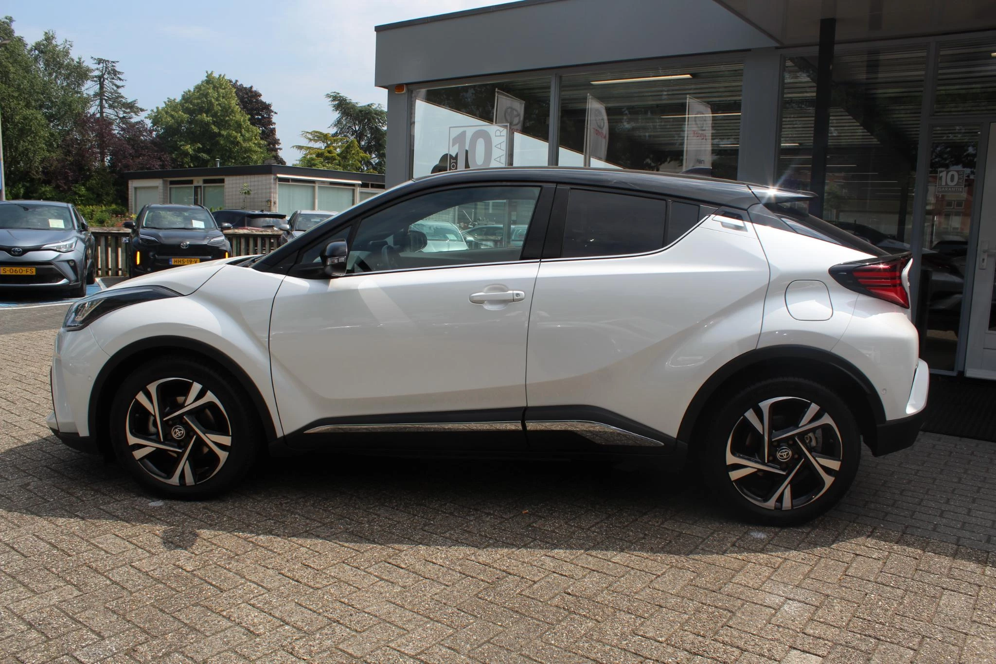 Hoofdafbeelding Toyota C-HR