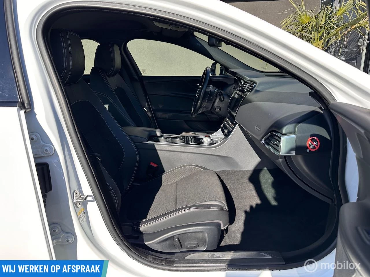 Hoofdafbeelding Jaguar XE