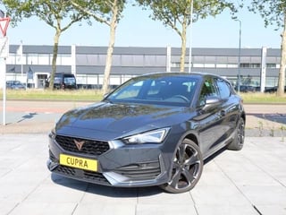 Hoofdafbeelding CUPRA Leon Cupra Leon 1.4 e-Hybrid PHEV 245PK | Keyless Go & Entry | Half Leer | Stoel&Stuurverwarming | 19"Inch |