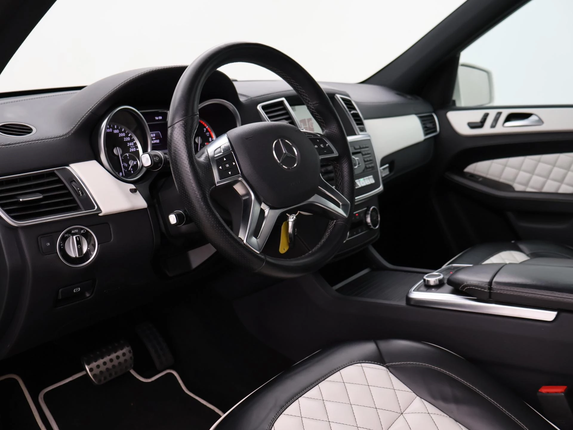Hoofdafbeelding Mercedes-Benz M-Klasse