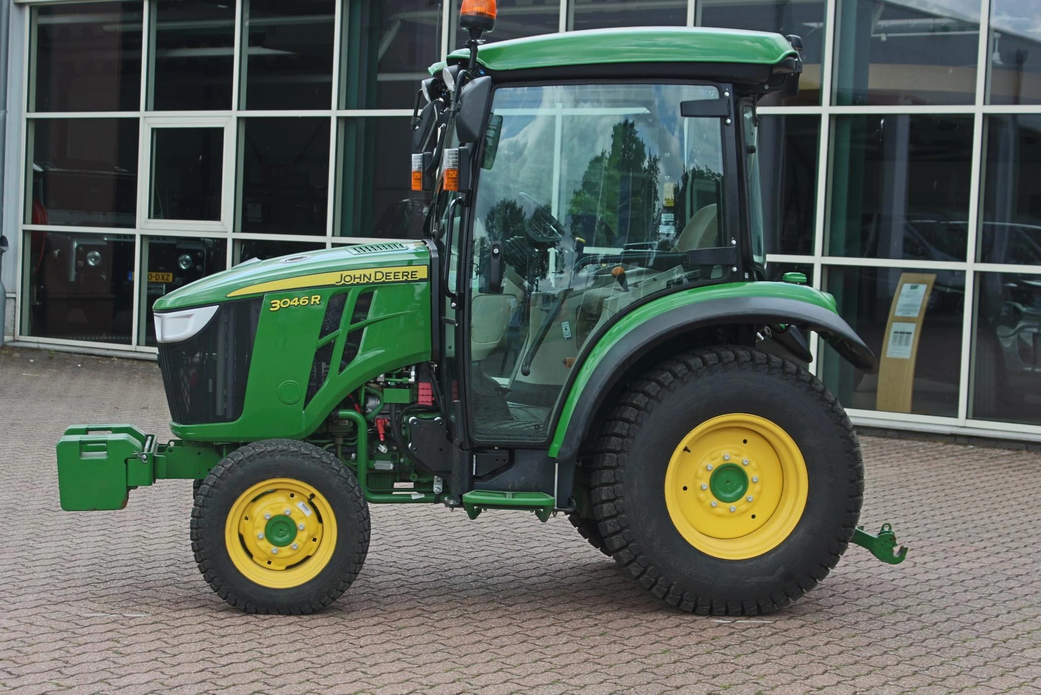 Hoofdafbeelding John Deere 3046R