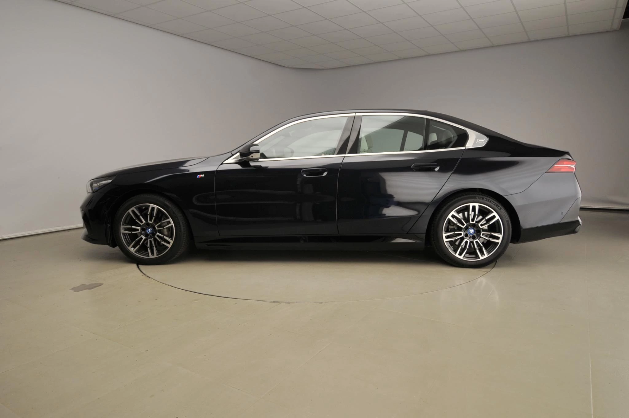 Hoofdafbeelding BMW i5