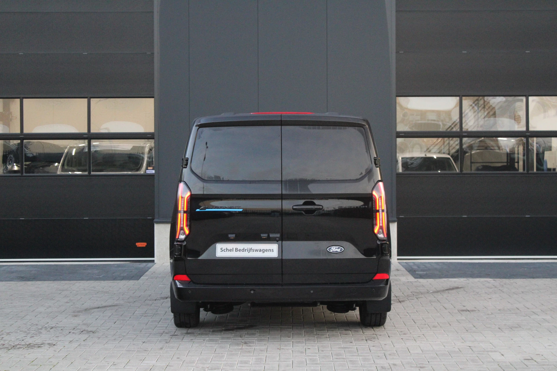 Hoofdafbeelding Ford E-Transit Custom