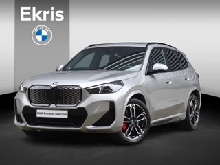 BMW iX1 eDrive20 | M Sportpakket Pro | Panodak | Head-Up | Driving Assistant Plus | Harman Kardon | Elektr. Stoelen | Parking Assistant Plus | 19'' LMV