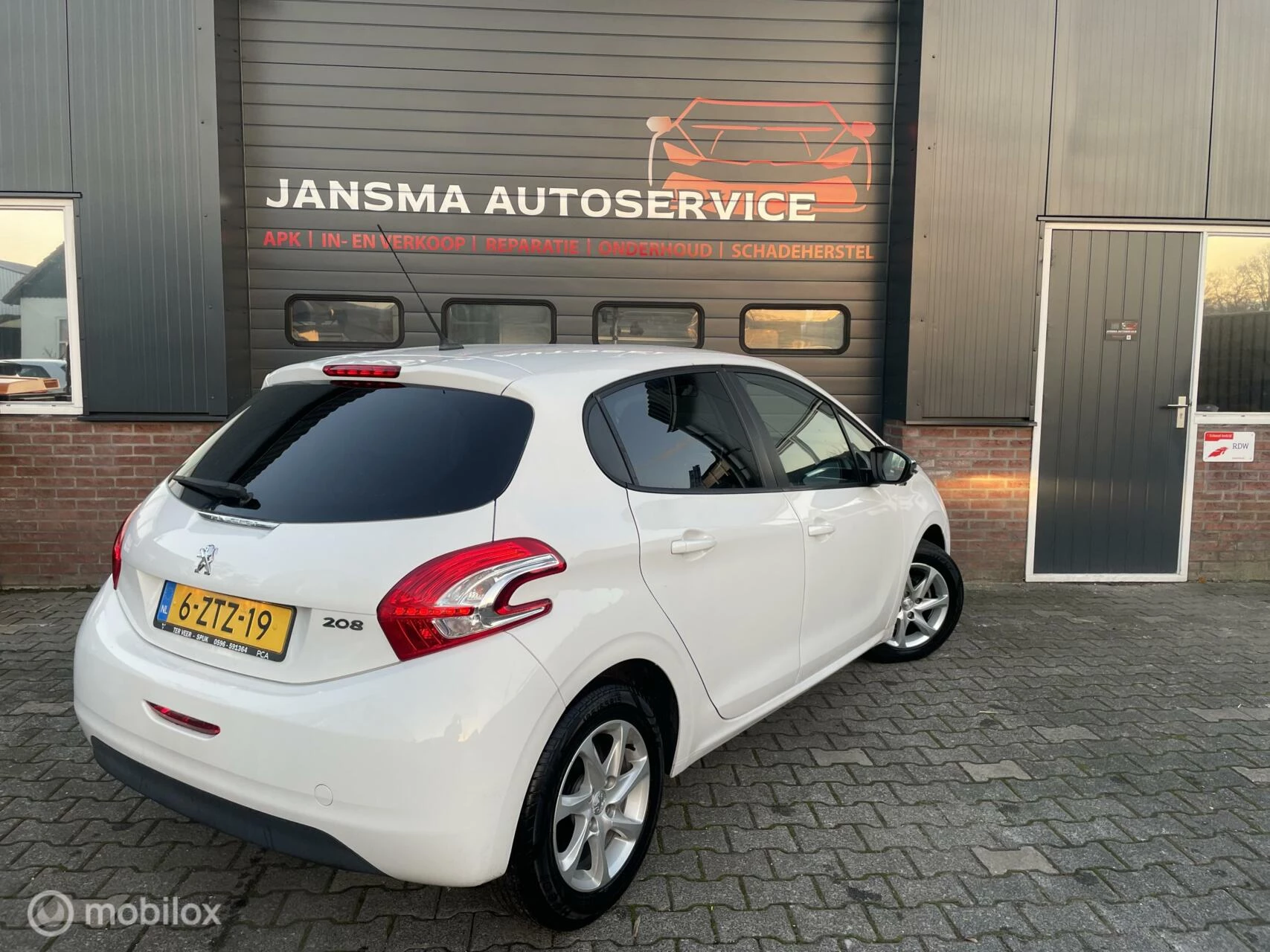 Hoofdafbeelding Peugeot 208