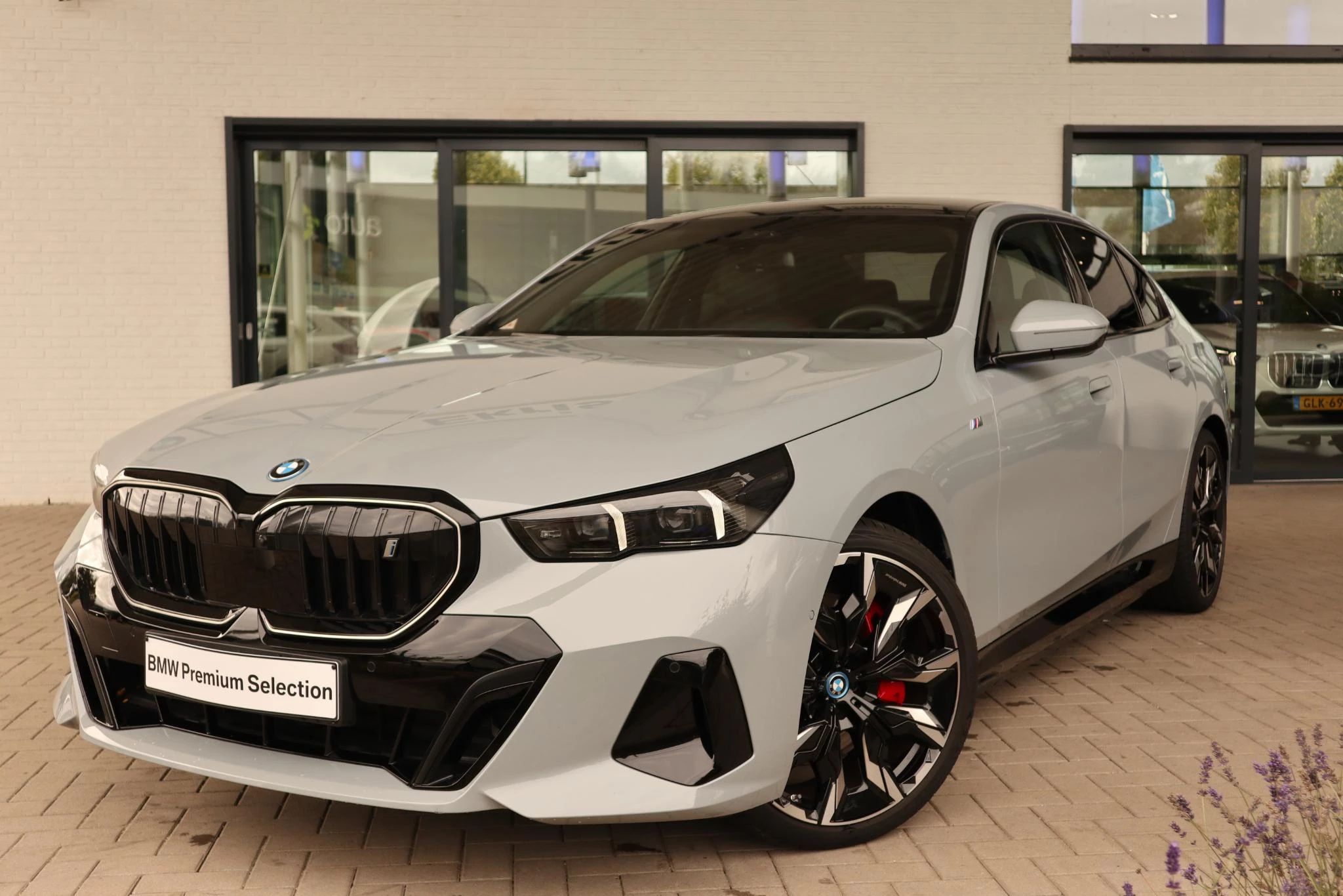 Hoofdafbeelding BMW i5