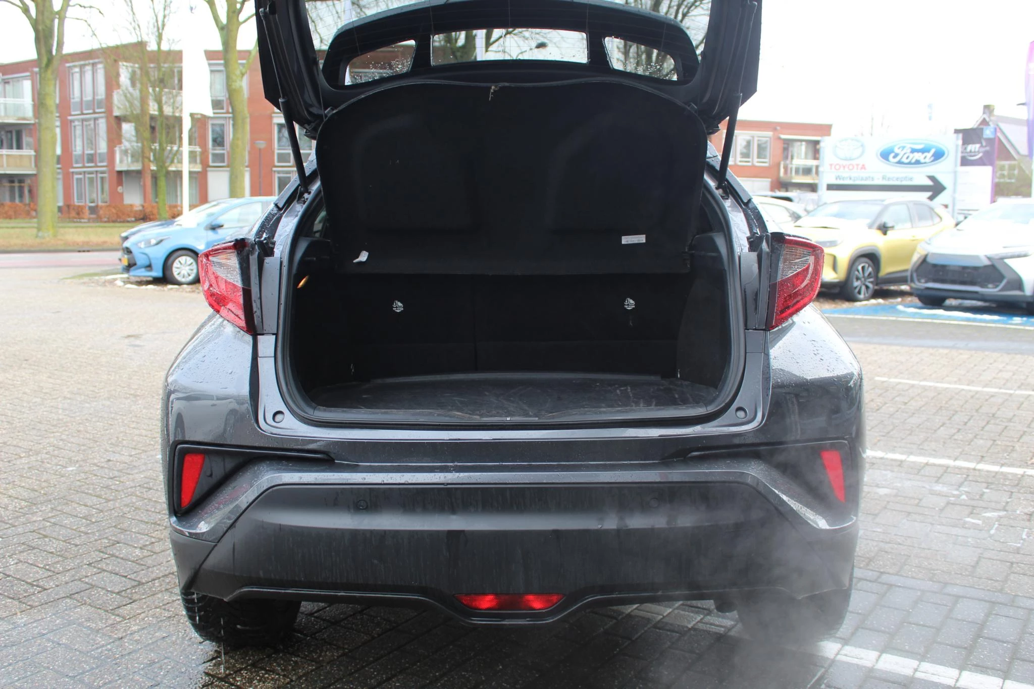 Hoofdafbeelding Toyota C-HR