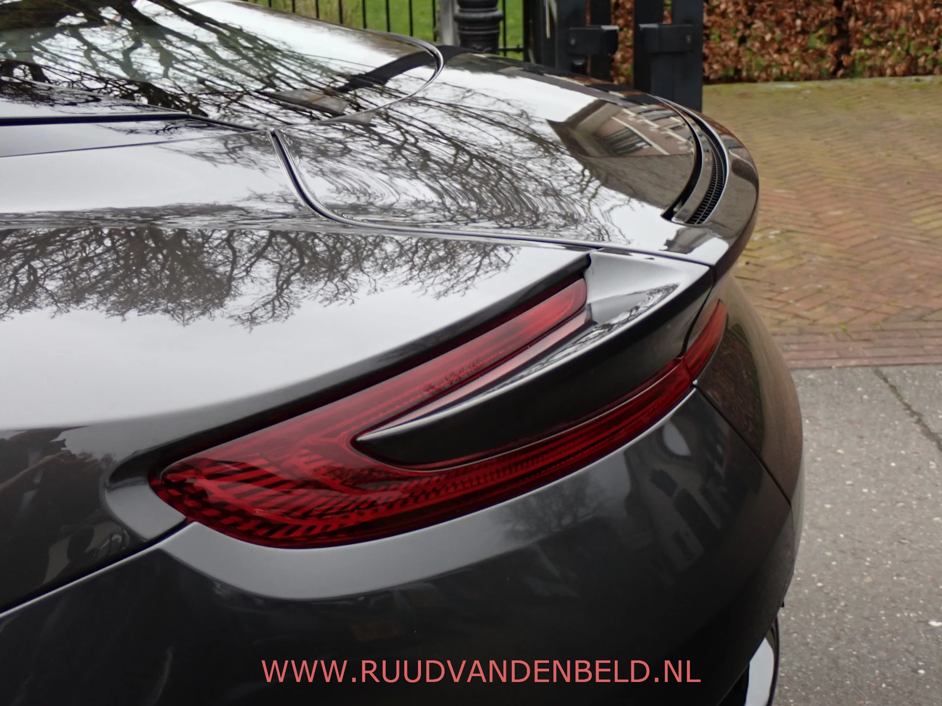 Hoofdafbeelding Aston Martin DB11